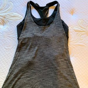 Lululemon workout top, barely worn, breathable!